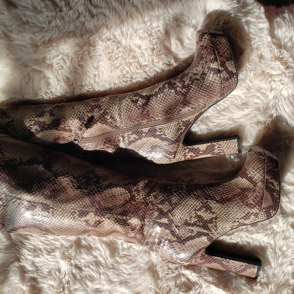 Worthington Platform Boots - Picture 3 of 8
